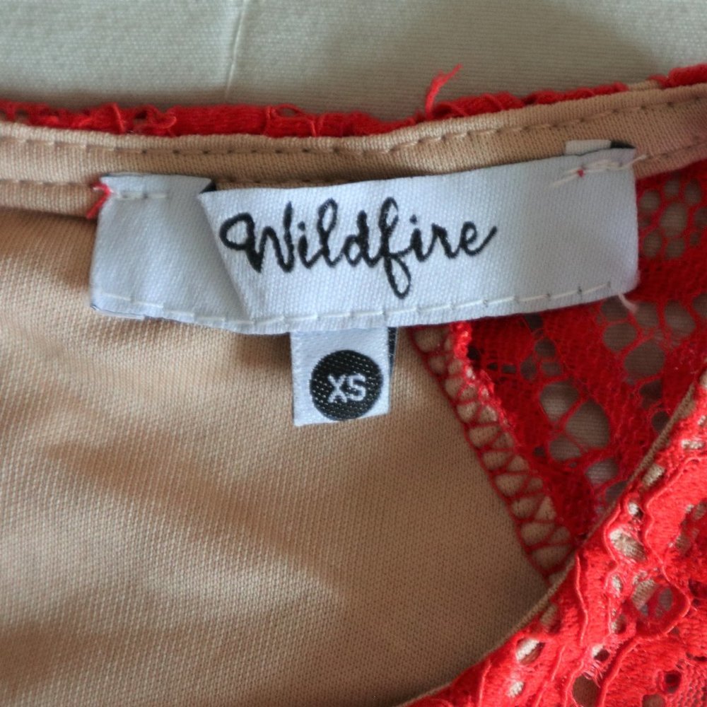 Poppy Red Lace High-Low Lace Dress - Picture 9 of 10